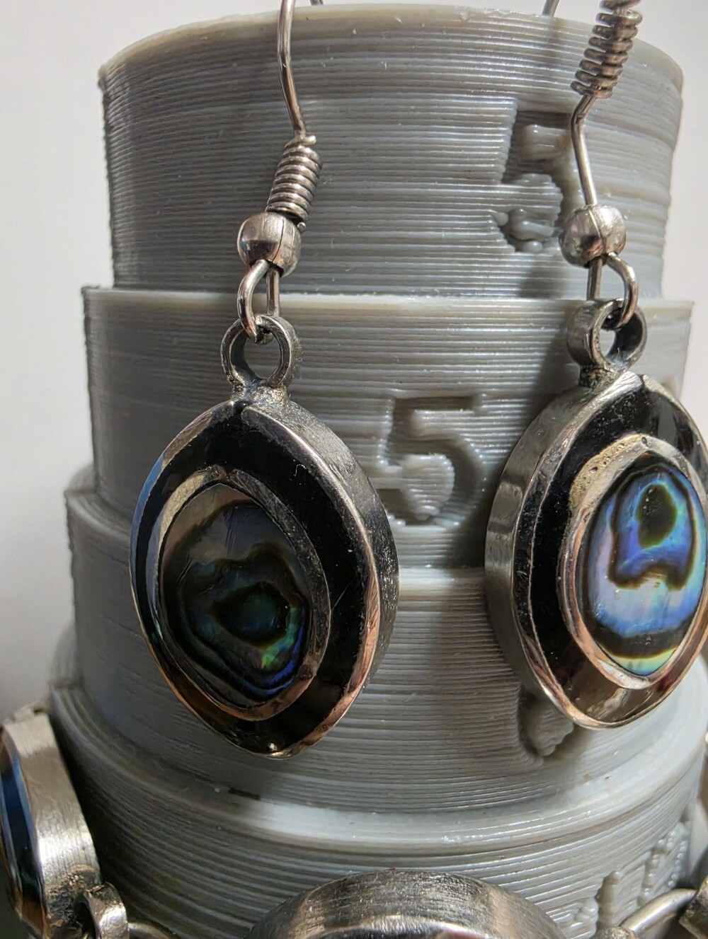 Vintage Mexican Abalone & Black Inlay Jewelry Set - Oval Link Bracelet & Dangle - Picture 3 of 9
